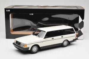 Volvo 240 GL Familiare Bianco Minichamps 1:18 155171412 Pressofusione — immagine 6 di 6
