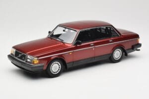Volvo 240 GL Dark Red Metallic Minichamps 1:18 155171406 Pressofusione