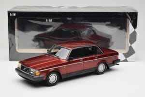 Volvo 240 GL Dark Red Metallic Minichamps 1:18 155171406 Pressofusione — immagine 6 di 6