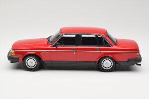 Volvo 240 GL Rosso Scuro Minichamps 1:18 166171401 Pressofusione — immagine 3 di 6