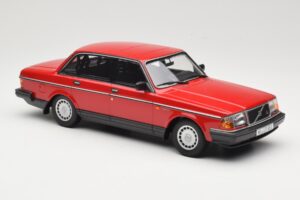 Volvo 240 GL Rosso Scuro Minichamps 1:18 166171401 Pressofusione — immagine 4 di 6