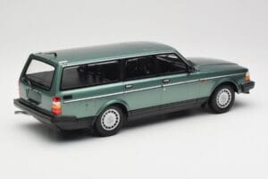 Volvo 240 GL Estate Green Metallic Minichamps 1:18 155171410 Pressofusione — immagine 2 di 6