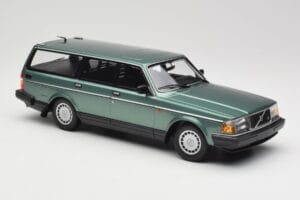 Volvo 240 GL Estate Green Metallic Minichamps 1:18 155171410 Pressofusione — immagine 4 di 6