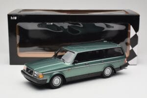 Volvo 240 GL Estate Green Metallic Minichamps 1:18 155171410 Pressofusione — immagine 6 di 6