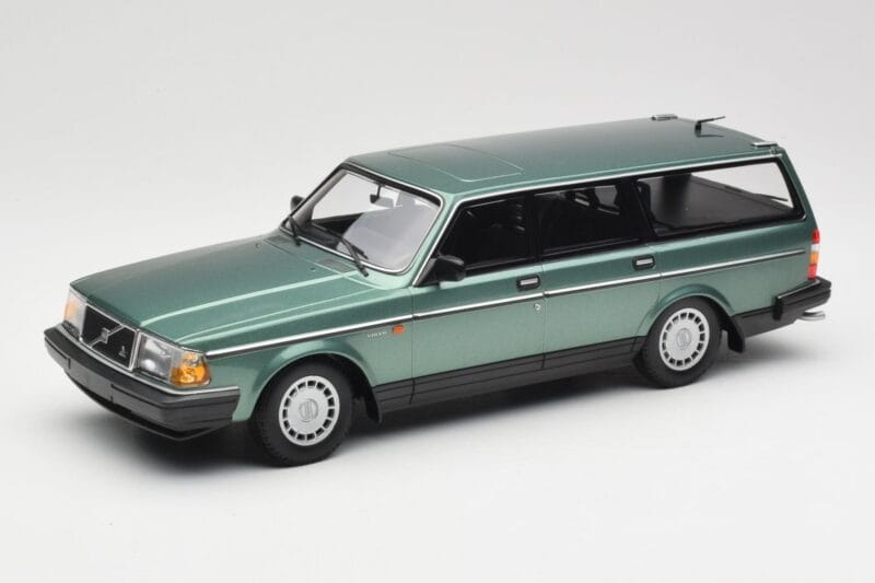 Volvo 240 GL Estate Green Metallic Minichamps 1:18 155171410 Pressofusione