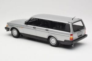 Volvo 240 GL Estate Argento Minichamps 1:18 155171416 Pressofusione — immagine 5 di 6