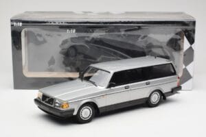 Volvo 240 GL Estate Argento Minichamps 1:18 155171416 Pressofusione — immagine 6 di 6