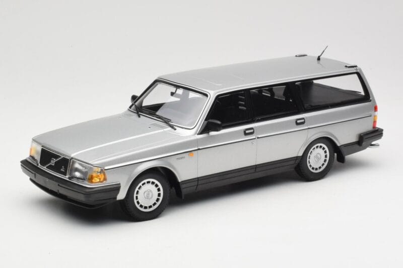 Volvo 240 GL Estate Argento Minichamps 1:18 155171416 Pressofusione