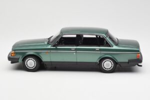 Volvo 240 GL Verde Metallizzato Minichamps 1:18 155171400 Pressofusione — immagine 3 di 6