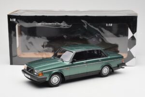 Volvo 240 GL Verde Metallizzato Minichamps 1:18 155171400 Pressofusione — immagine 6 di 6
