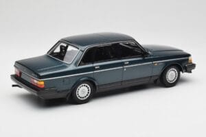 Volvo 240 GL Petrol Metallic Minichamps 1:18 155171407 Pressofusione — immagine 2 di 6