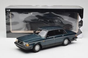 Volvo 240 GL Petrol Metallic Minichamps 1:18 155171407 Pressofusione — immagine 6 di 6