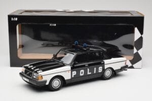 Volvo 240 GL Polis Sweden Nero Minichamps 1:18 155171497 Pressofusione — immagine 6 di 6