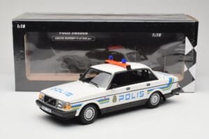 Volvo 240 GL Polis Sweden Minichamps 1:18 155171490 Pressofusione — immagine 6 di 6