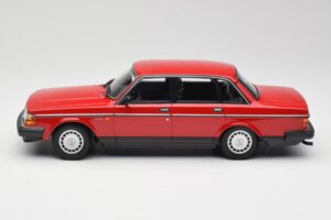 Volvo 240 GL Rosso Minichamps 1:18 155171401 Pressofusione — immagine 3 di 6