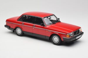 Volvo 240 GL Rosso Minichamps 1:18 155171401 Pressofusione — immagine 4 di 6