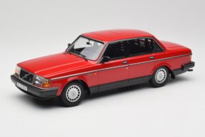 Volvo 240 GL Rosso Minichamps 1:18 155171401 Pressofusione