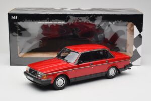 Volvo 240 GL Rosso Minichamps 1:18 155171401 Pressofusione — immagine 6 di 6