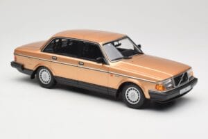 Volvo 240 GL Oro Minichamps 1:18 155171405 Pressofusione — immagine 4 di 6