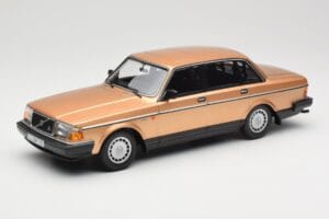 Volvo 240 GL Oro Minichamps 1:18 155171405 Pressofusione