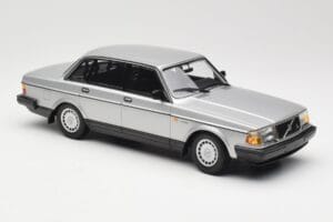Volvo 240 GL Argento Minichamps 1:18 155171408 Pressofusione — immagine 4 di 6