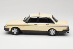 Volvo 240 GL Taxi Minichamps 1:18 155171494 Pressofusione — immagine 3 di 6