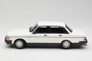 Volvo 240 GL Bianco Minichamps 1:18 155171402 Pressofusione — immagine 3 di 6