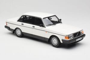 Volvo 240 GL Bianco Minichamps 1:18 155171402 Pressofusione — immagine 4 di 6