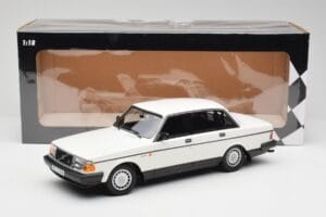Volvo 240 GL Bianco Minichamps 1:18 155171402 Pressofusione — immagine 6 di 6