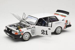 Volvo 240 Turbo #21 P. Stureson DTM Winner Wunstorf 1985 AUTOart 1:18 88592 Pressofusione — immagine 2 di 8