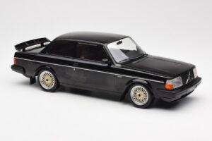 Volvo 240 Turbo Nero Custom IXO 1:18 18CMC178 Pressofusione — immagine 4 di 6