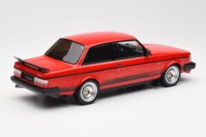 Volvo 240 Turbo Rosso Custom IXO 1:18 18CMC177 Pressofusione — immagine 2 di 5