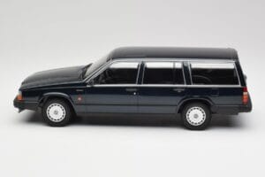 Volvo 740 GL Station Wagon Verde Scuro Metallizzato Minichamps 1:18 155171771 Pressofusione — immagine 3 di 6