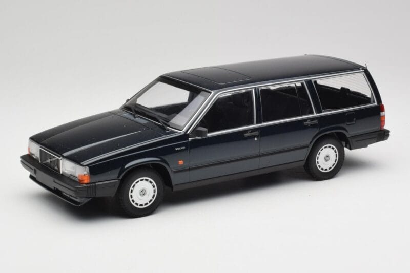 Volvo 740 GL Station Wagon Verde Scuro Metallizzato Minichamps 1:18 155171771 Pressofusione