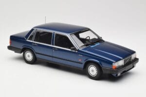 Volvo 740 GL Dark Blue Metallic Minichamps 1:18 155171701 Pressofusione — immagine 4 di 6