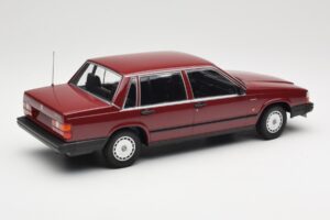 Volvo 740 GL Rosso Minichamps 1:18 155171704 Pressofusione — immagine 2 di 6