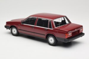 Volvo 740 GL Rosso Minichamps 1:18 155171704 Pressofusione — immagine 5 di 6