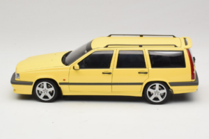 Volvo 850 T-5R Station Wagon Cream Yellow AUTOart 1:18 79506 Pressofusione — immagine 4 di 8