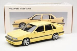 Volvo 850 T-5R Giallo AUTOart 1:18 79501 Pressofusione — immagine 8 di 8