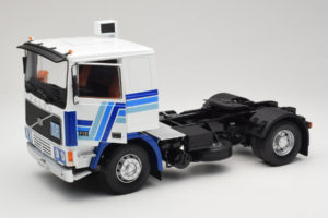 Volvo F12 Blu Bianco Road Kings 1:18 RK180033 Pressofusione — immagine 2 di 8