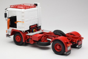 Volvo F12 Bianco Rosso Road Kings 1:18 RK180031 Pressofusione — immagine 5 di 8