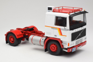 Volvo F12 Bianco Rosso Road Kings 1:18 RK180031 Pressofusione — immagine 6 di 8