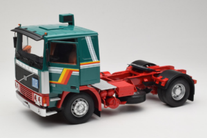 Volvo F1220 Verde Rosso Road Kings 1:18 RK180032 Pressofusione — immagine 2 di 8