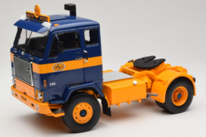Volvo F88 Blu Scuro Giallo MCG 1:18 MCG18140 Pressofusione