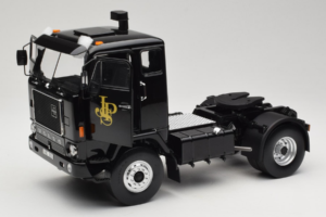 Volvo F88 John Player Special Black MCG 1:18 MCG18217 Pressofusione — immagine 2 di 8