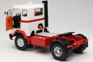 Volvo F88 Bianco Rosso MCG 1:18 MCG18141 Pressofusione — immagine 5 di 8