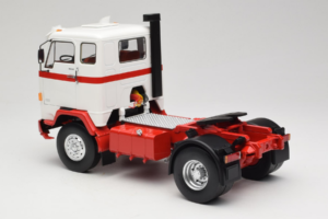Volvo F88 Bianco Rosso MCG 1:18 MCG18141 Pressofusione — immagine 7 di 8