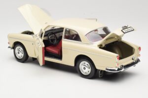 Volvo P121 Amazon Bianco Revell 1:18 08866 Pressofusione — immagine 5 di 8