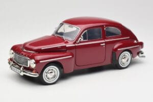 Volvo PV544 Cherry Red Revell 1:18 08887 Pressofusione