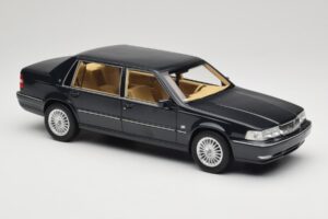 Volvo S90 Royal Blue DNA 1:18 DNA000088 Pressofusione — immagine 4 di 6